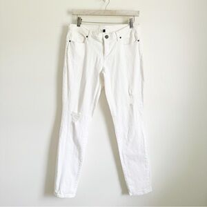 Victoria’s Secrets White Siren Distressed Jeans sz 8